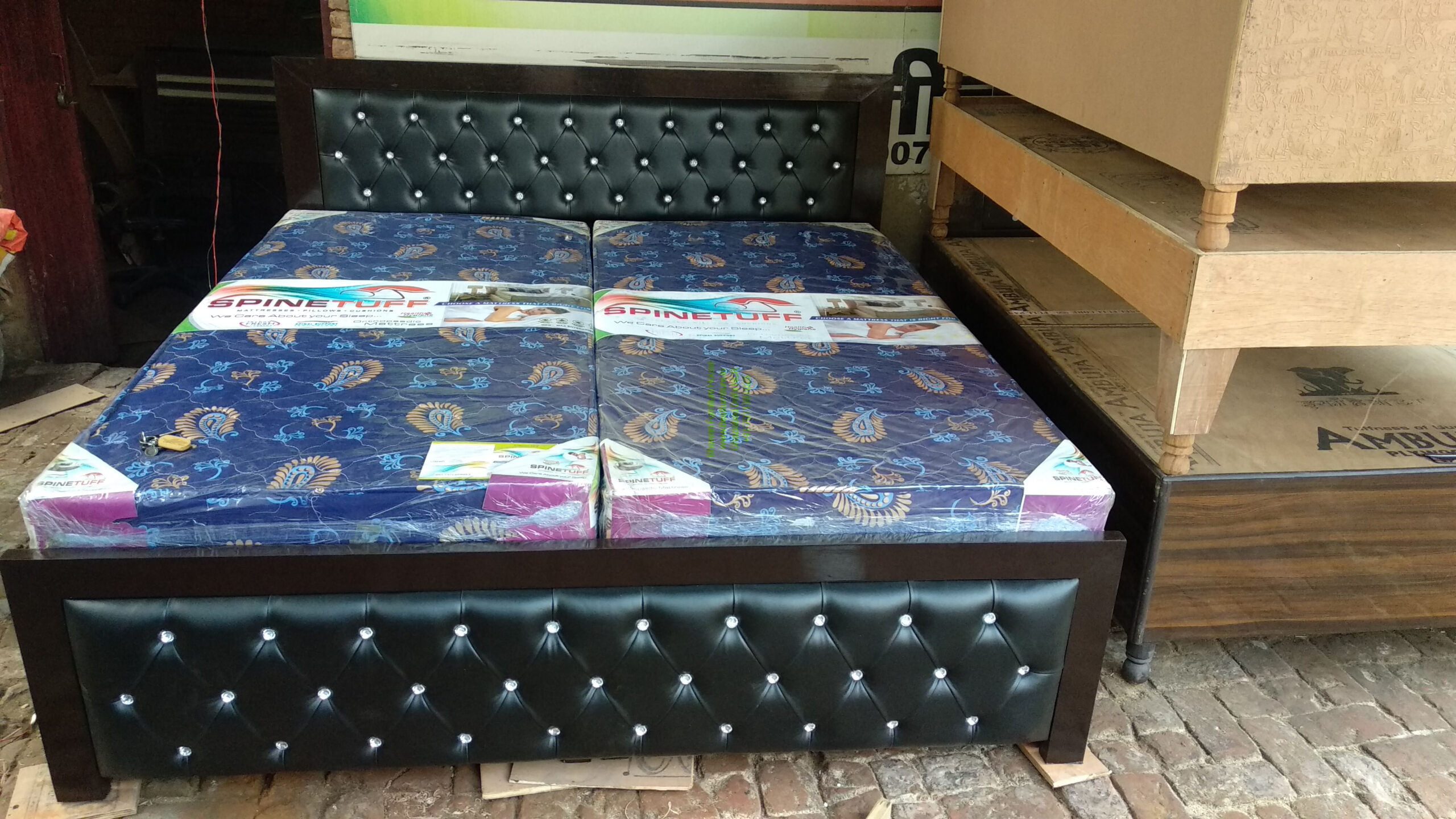 Black Cutting Double Bed in Cushion