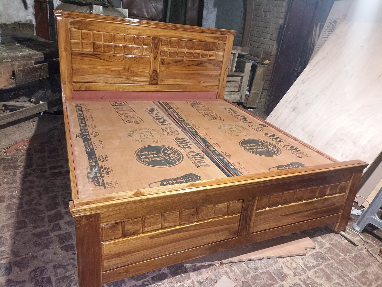 Saguwan Double bed with box