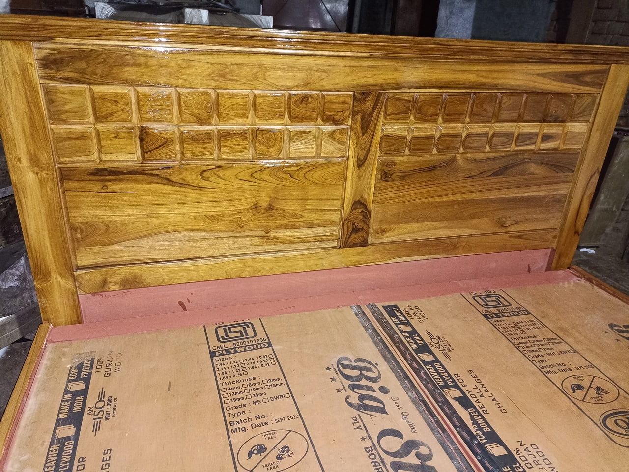 Saguwan Double bed with box - Image 2